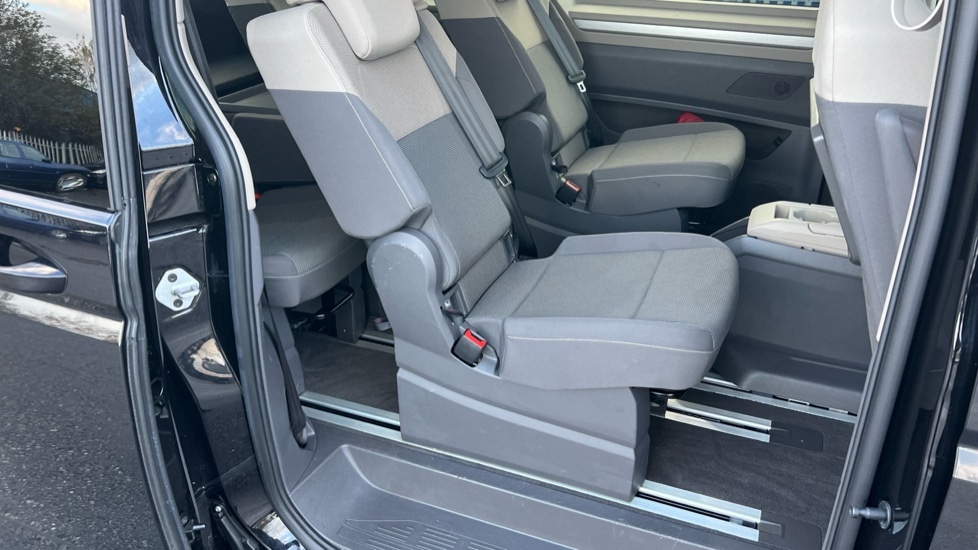 Used Volkswagen Multivan 2024 for sale - 76435011: Photo 41