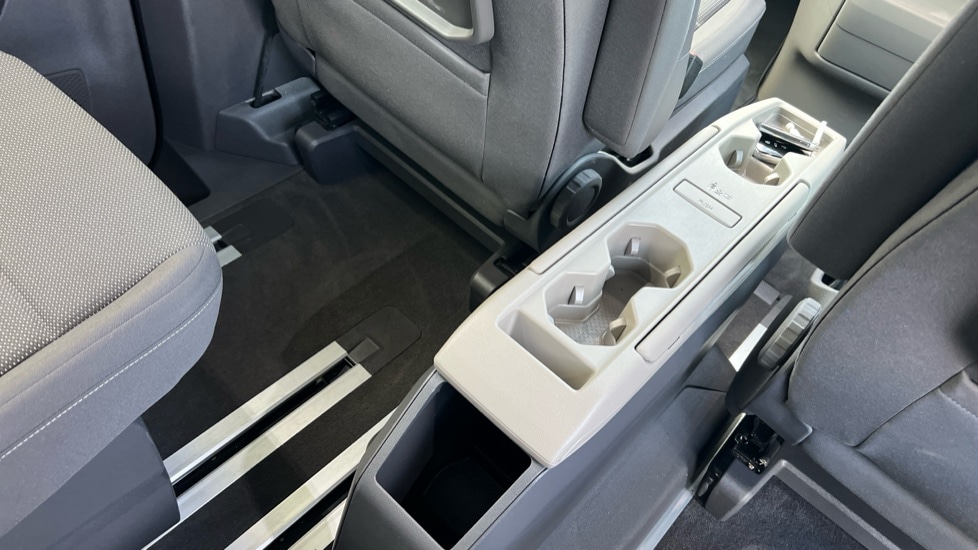 Used Volkswagen Multivan 2024 for sale - 76435011: Photo 44