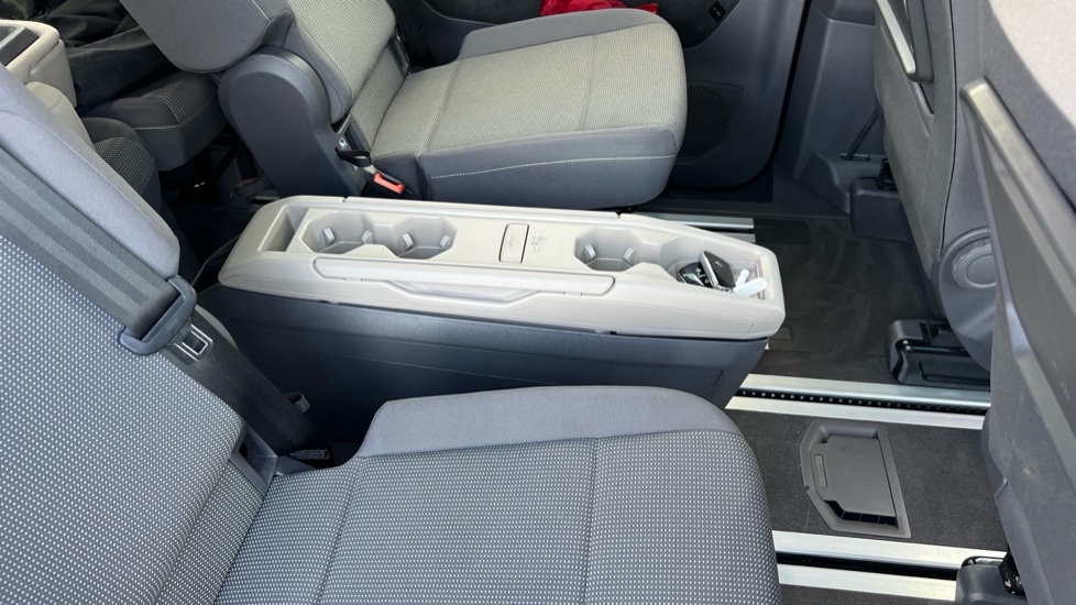 Used Volkswagen Multivan 2024 for sale - 76435011: Photo 45