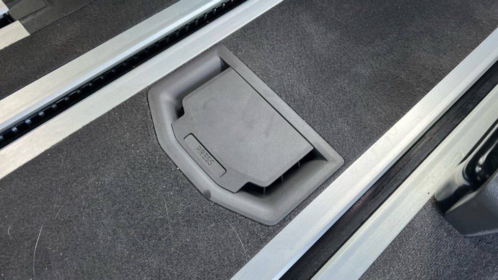 Used Volkswagen Multivan 2024 for sale - 76435011: Photo 46