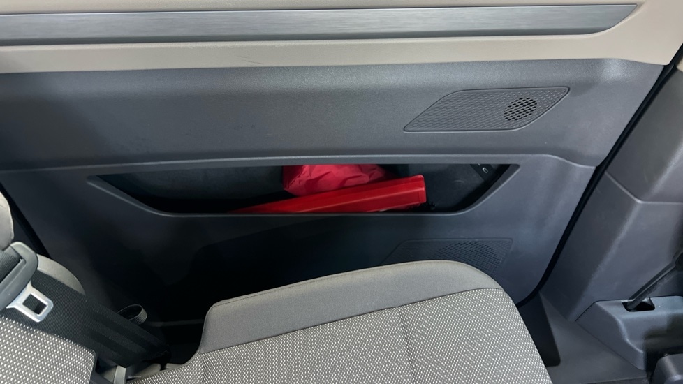 Used Volkswagen Multivan 2024 for sale - 76435011: Photo 57