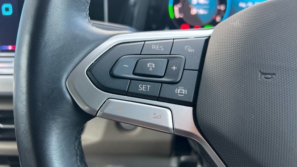 Used Volkswagen Multivan 2024 for sale - 76435011: Photo 62