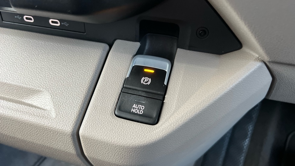 Used Volkswagen Multivan 2024 for sale - 76435011: Photo 73