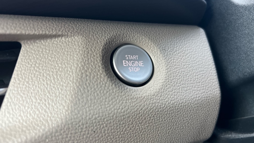 Used Volkswagen Multivan 2024 for sale - 76435011: Photo 74