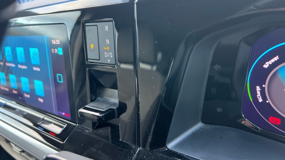 Used Volkswagen Multivan 2024 for sale - 76435011: Photo 75