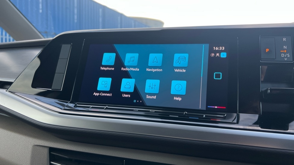 Used Volkswagen Multivan 2024 for sale - 76435011: Photo 76