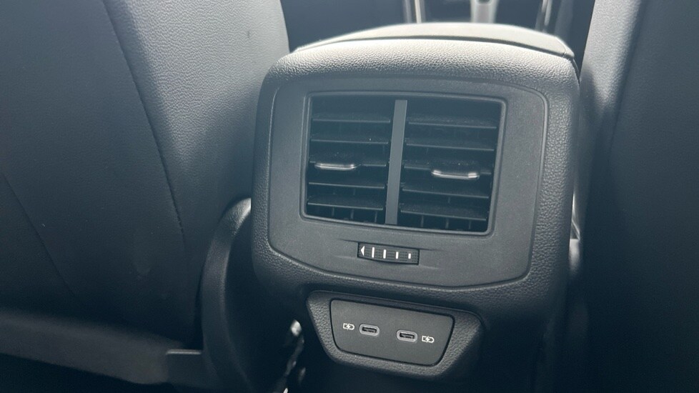 Used Volkswagen T-Roc 2025 for sale - 76217057: Photo 34
