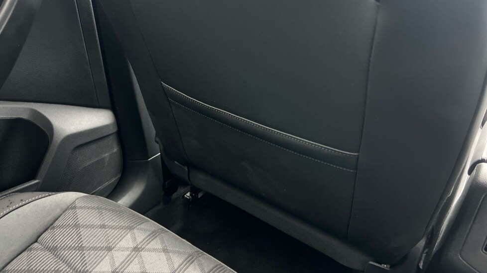 Used Volkswagen T-Roc 2025 for sale - 76217057: Photo 47