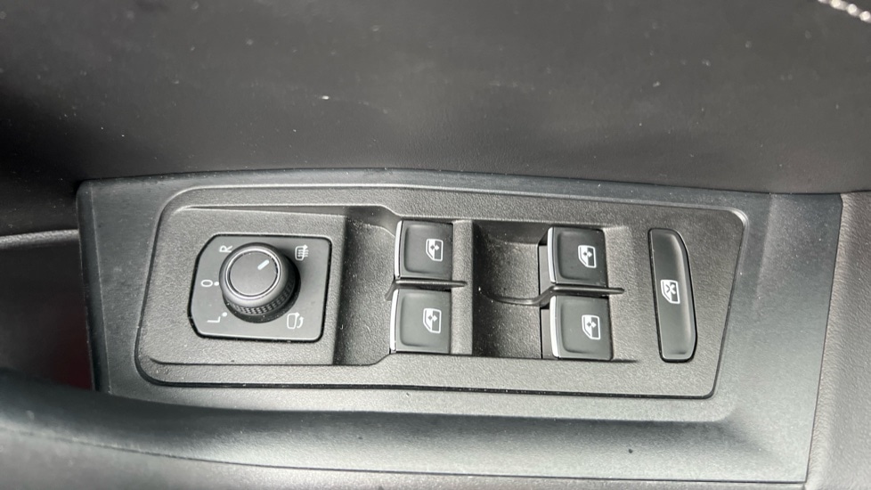 Used Volkswagen T-Roc 2025 for sale - 76217057: Photo 62