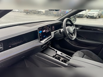 Used Volkswagen Passat 2025 for sale - 75514606: Photo