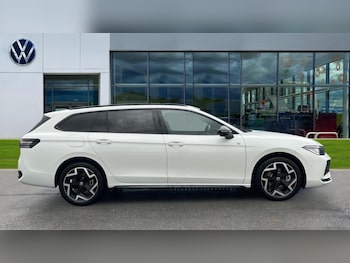 Used Volkswagen Passat 2025 for sale - 75514606: Photo