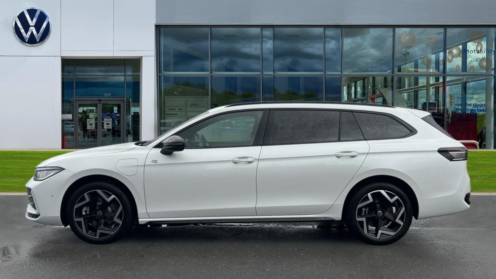 Used Volkswagen Passat 2025 for sale - 75514606: Photo 9