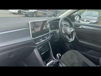 Used Volkswagen T-Roc 2023 for sale - 75098572: Photo