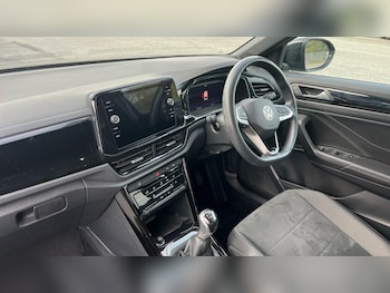 Used Volkswagen T-Roc 2022 for sale - 76008026: Photo 2