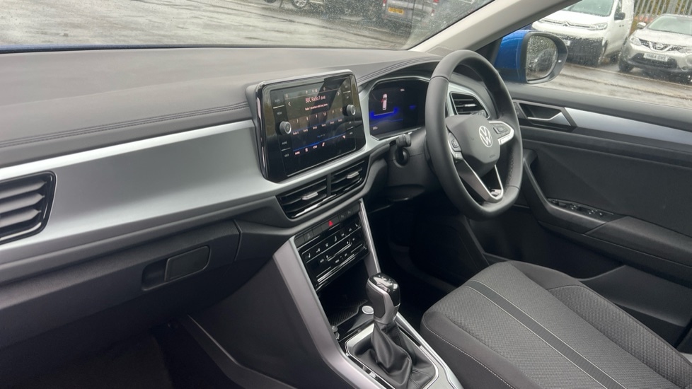 Used Volkswagen T-Roc 2025 for sale - 76533908: Photo 2