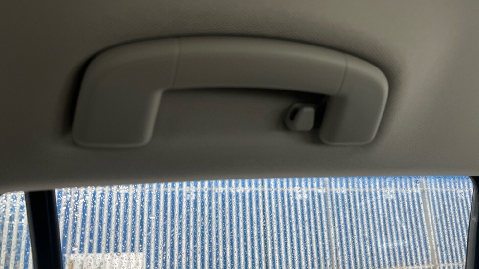 Used Volkswagen T-Roc 2025 for sale - 76533908: Photo 35