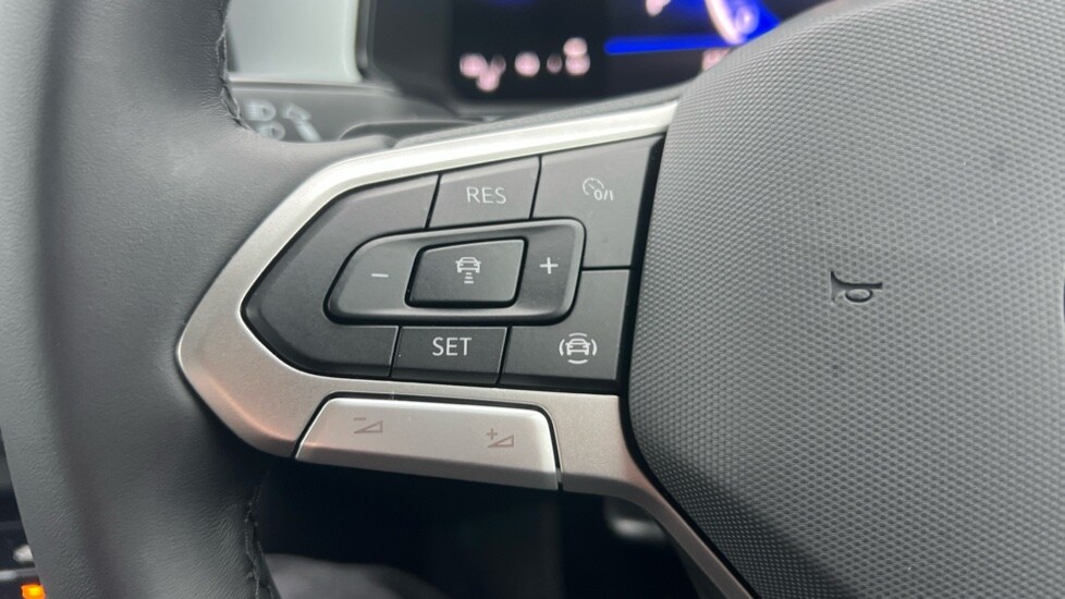 Used Volkswagen T-Roc 2025 for sale - 76533908: Photo 43