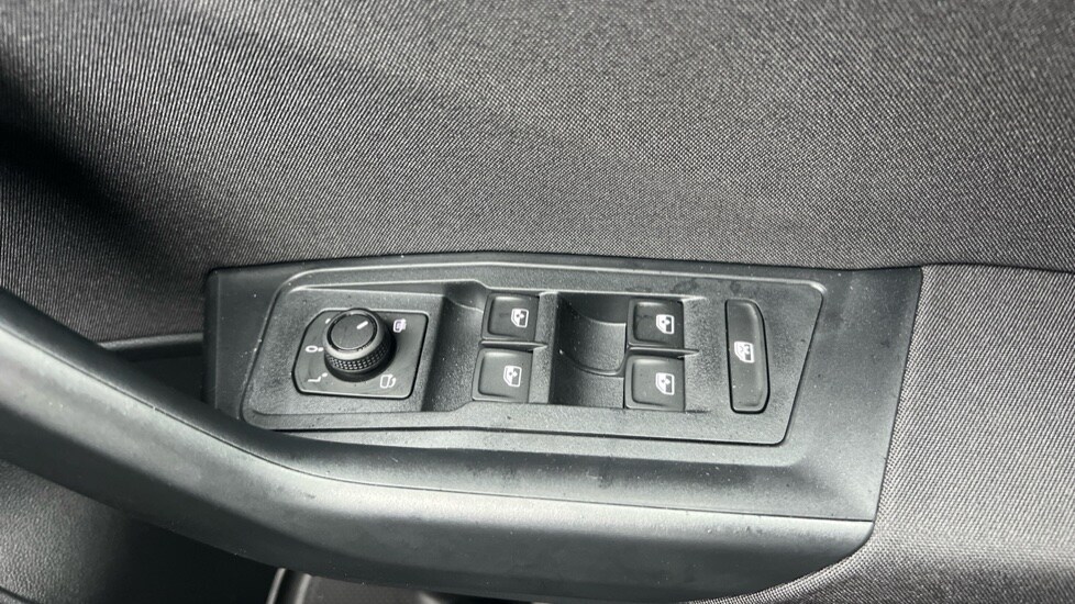 Used Volkswagen T-Roc 2025 for sale - 76533908: Photo 47