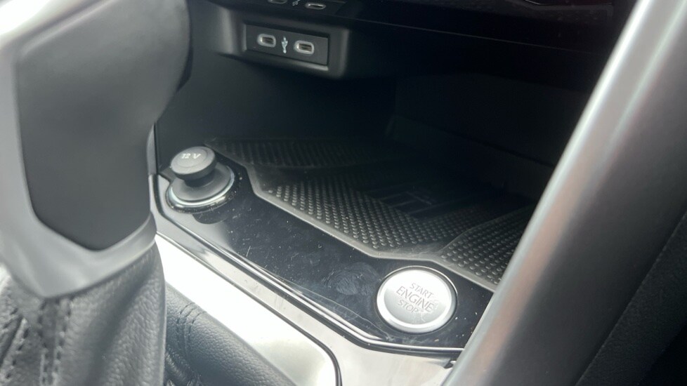 Used Volkswagen T-Roc 2025 for sale - 76533908: Photo 54