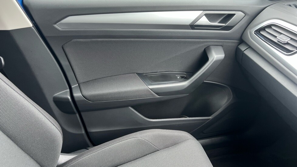 Used Volkswagen T-Roc 2025 for sale - 76533908: Photo 57