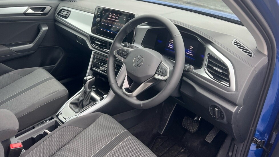 Used Volkswagen T-Roc 2025 for sale - 76533908: Photo 6