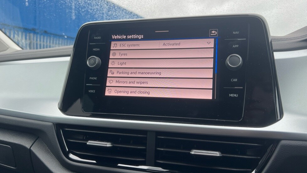 Used Volkswagen T-Roc 2025 for sale - 76533908: Photo 63