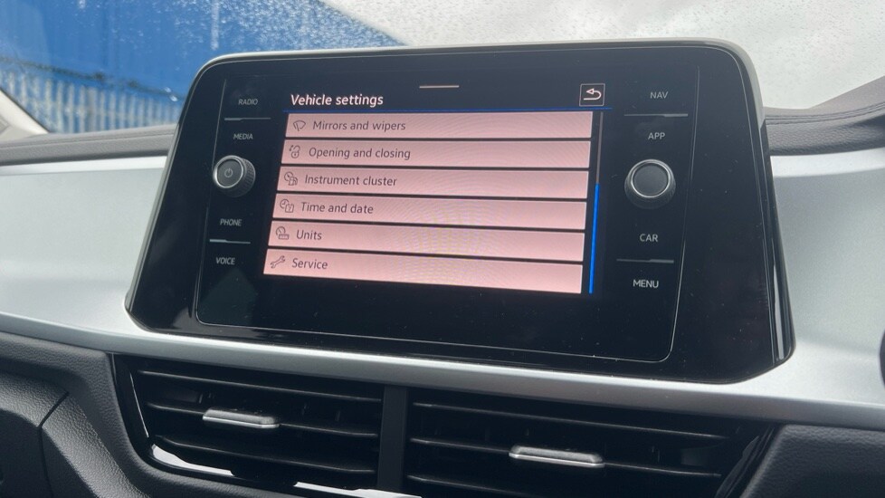 Used Volkswagen T-Roc 2025 for sale - 76533908: Photo 64