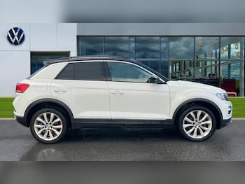 Used Volkswagen T-Roc 2018 for sale - 76766378: Photo