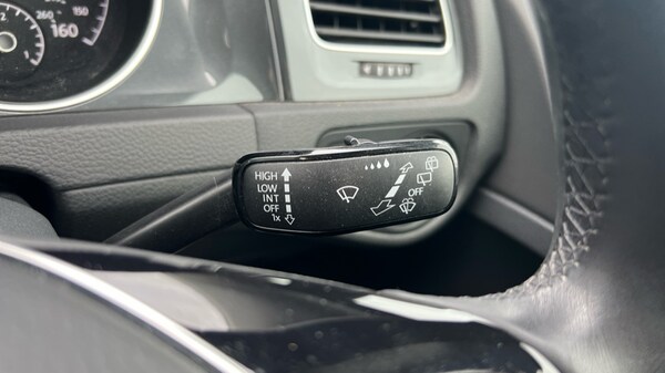 Used Volkswagen Golf 2019 for sale - 76066882: Photo 32