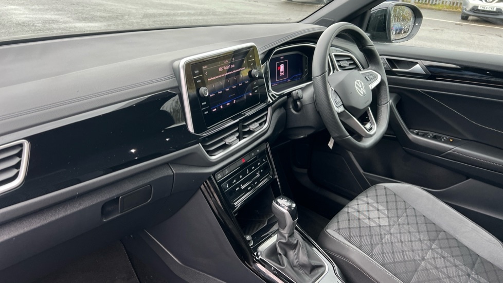 Used Volkswagen T-Roc 2025 for sale - 76438061: Photo 2