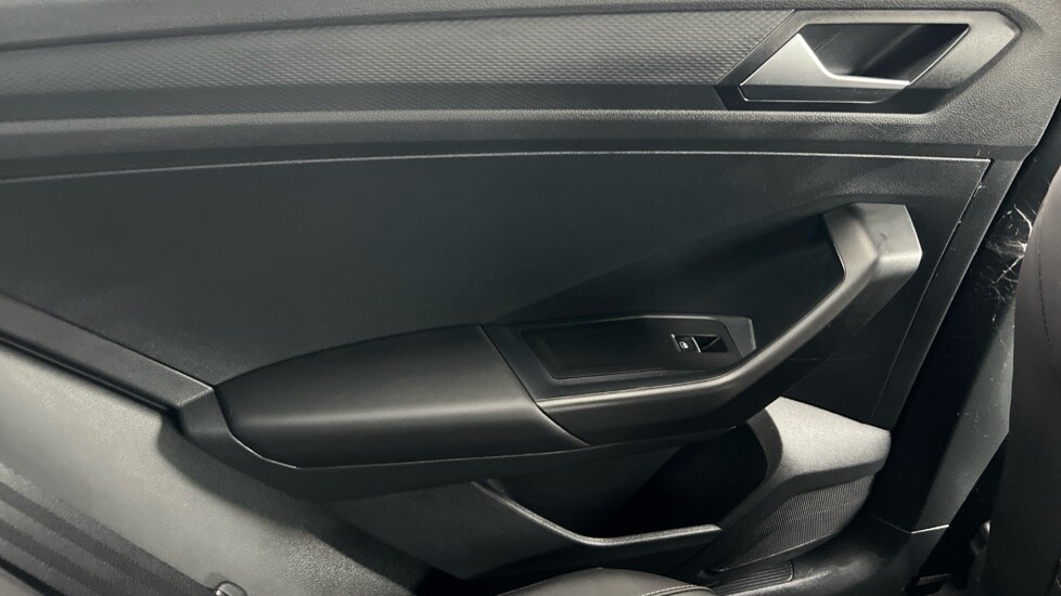 Used Volkswagen T-Roc 2025 for sale - 76438061: Photo 39