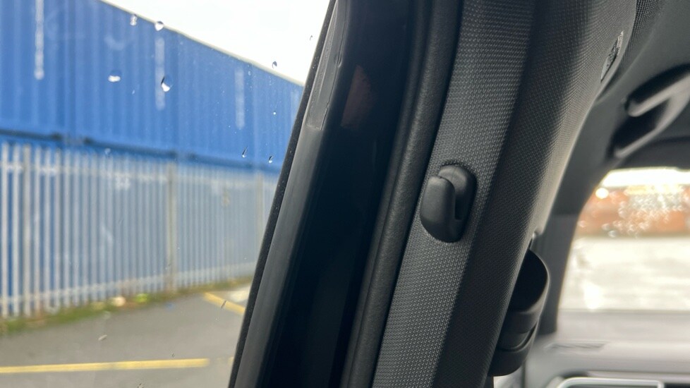 Used Volkswagen T-Roc 2025 for sale - 76438061: Photo 42