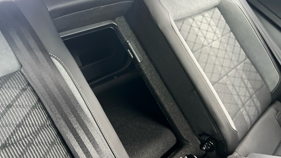 Used Volkswagen T-Roc 2025 for sale - 76438061: Photo 45