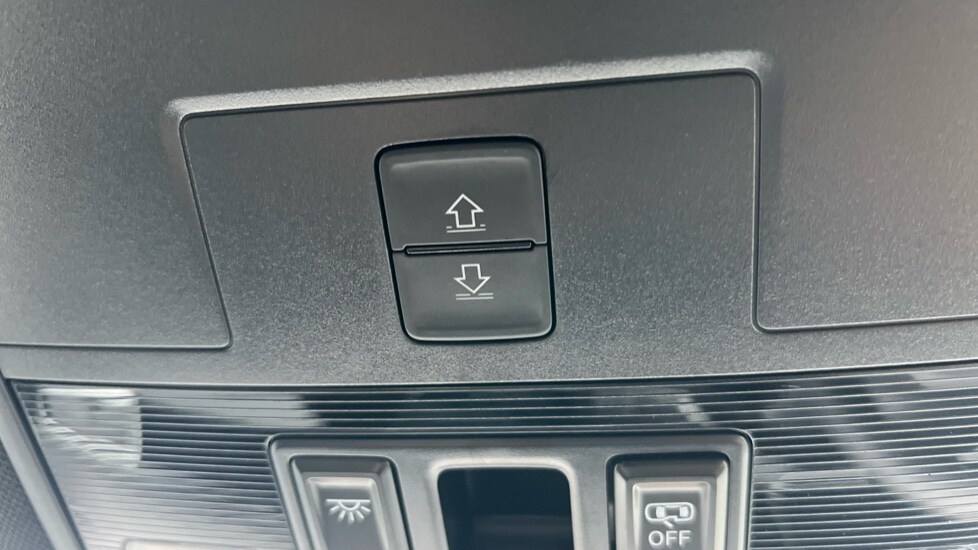 Used Volkswagen T-Roc 2025 for sale - 76438061: Photo 53