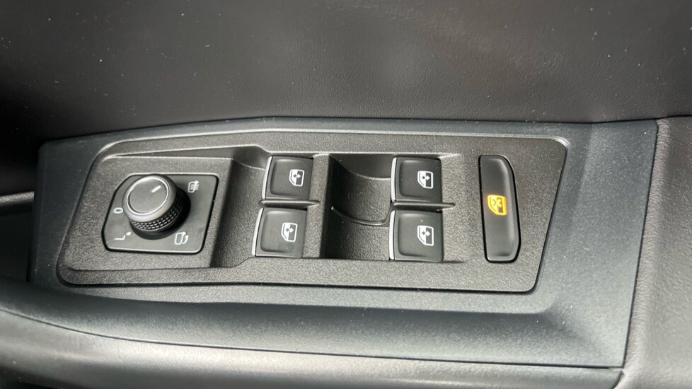 Used Volkswagen T-Roc 2025 for sale - 76438061: Photo 57