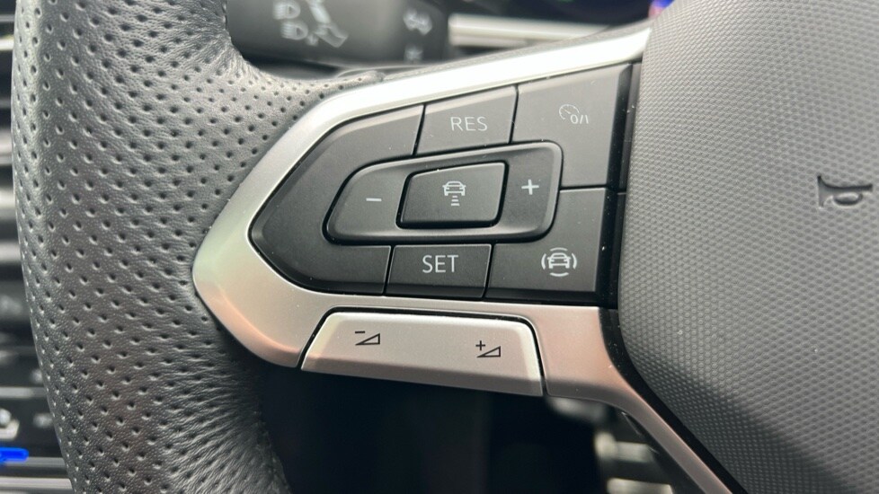 Used Volkswagen T-Roc 2025 for sale - 76438061: Photo 59