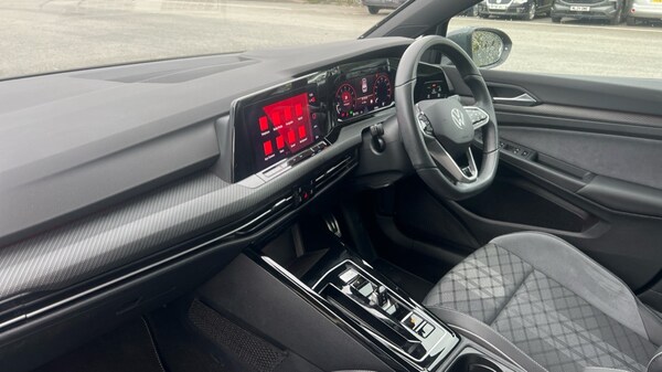 Used Volkswagen Golf 2024 for sale - 76015108: Photo 2