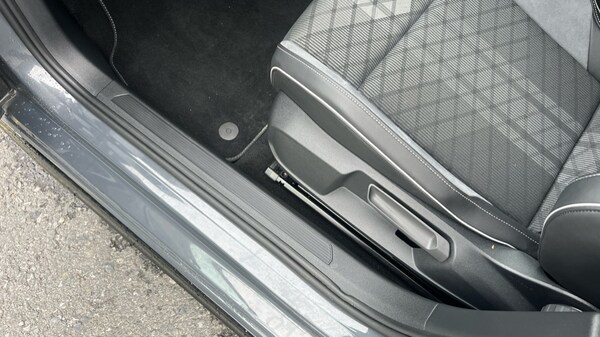 Used Volkswagen Golf 2024 for sale - 76015108: Photo 40