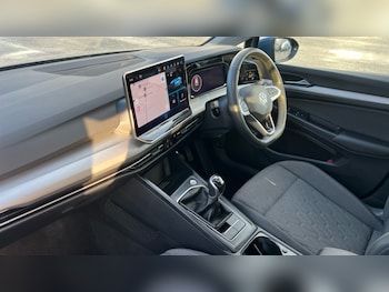 Used Volkswagen Golf 2024 for sale - 76901423: Photo