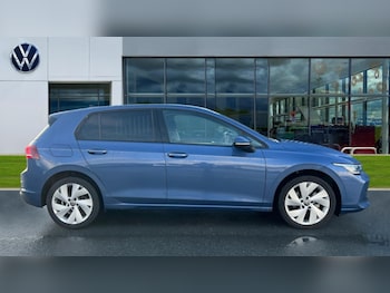 Used Volkswagen Golf 2024 for sale - 76901423: Photo