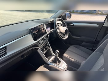 Used Volkswagen T-Roc 2022 for sale - 75618599: Photo