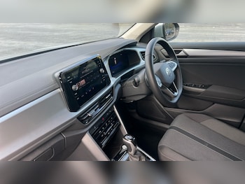 Used Volkswagen T-Roc 2025 for sale - 75472693: Photo