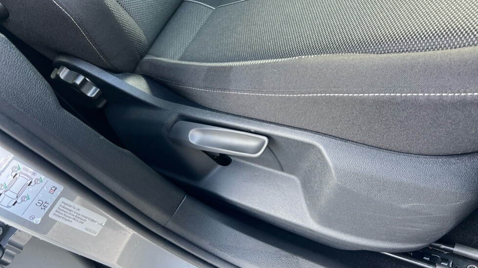 Used Volkswagen T-Roc 2025 for sale - 75472693: Photo 39