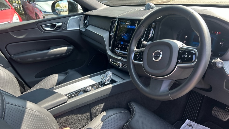 Used Volvo XC60 2024 for sale - 76563888: Photo 5