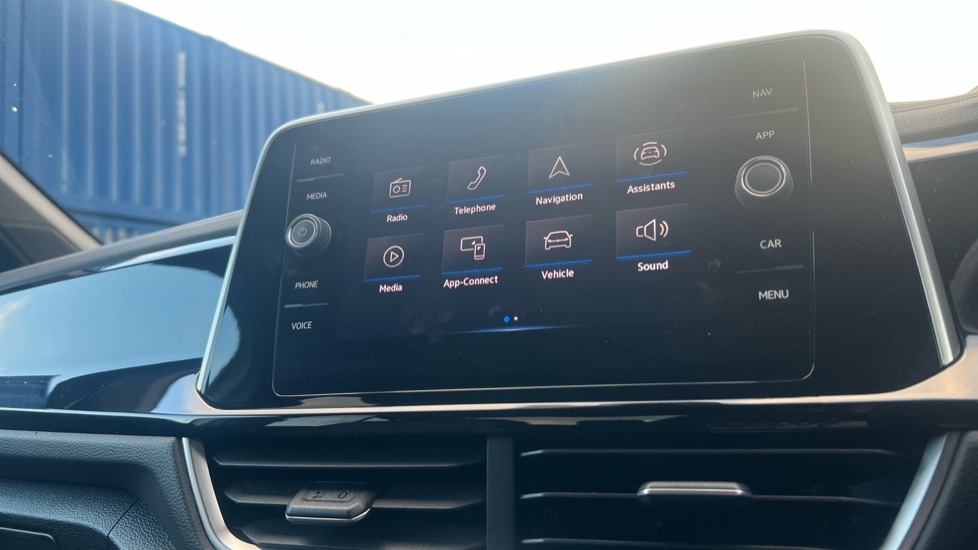 Used Volkswagen T-Roc 2022 for sale - 76311937: Photo 24