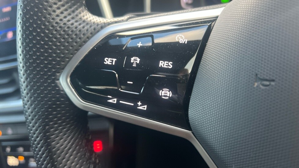 Used Volkswagen T-Roc 2022 for sale - 76311937: Photo 31