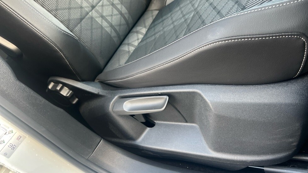 Used Volkswagen T-Roc 2022 for sale - 76311937: Photo 39