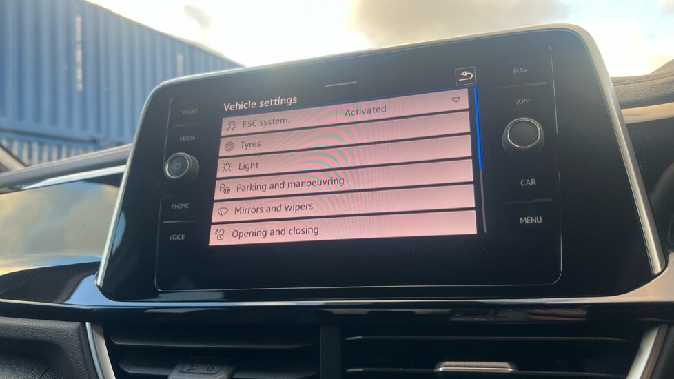 Used Volkswagen T-Roc 2022 for sale - 76311937: Photo 74