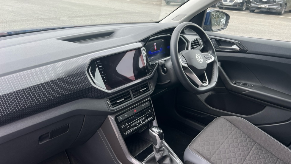 Used Volkswagen T-Cross 2023 for sale - 76420637: Photo 2