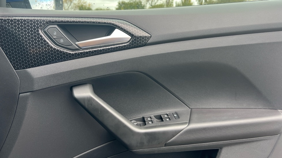 Used Volkswagen T-Cross 2023 for sale - 76420637: Photo 37